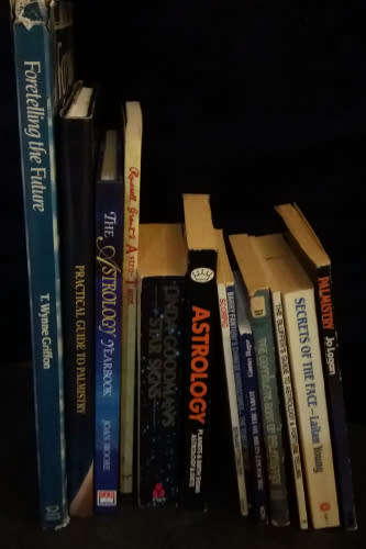 13 books Astrology, Palmistry, Fortune Telling, Tarot - please see details.