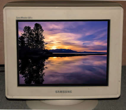 SAMSUNG SyncMaster 591S CRT colour monitor