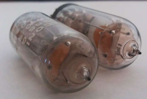 Vintage 1940`s Marconi QO.1655G frequency 7155 KC/S code no. 100/F/30 valves/ tubes x 2 qty