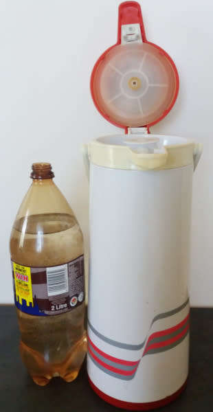 Vintage Airpot 2,7 litre capacity thermos carafe vacuum dispenser - in working order