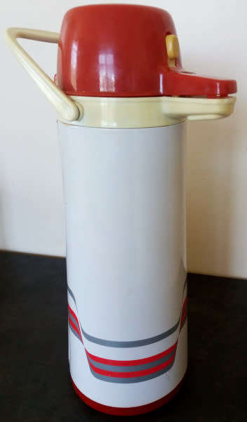 Vintage Airpot 2,7 litre capacity thermos carafe vacuum dispenser - in working order