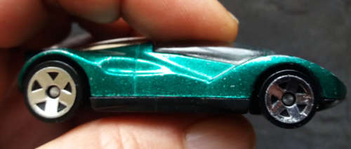 1999 1/64 McDonalds Hot Wheels Metallic Green Die Cast Double Cross Car