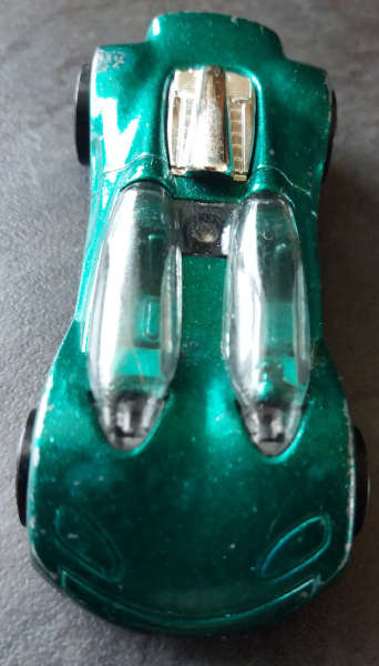 1999 1/64 McDonalds Hot Wheels Metallic Green Die Cast Double Cross Car