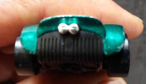 1999 1/64 McDonalds Hot Wheels Metallic Green Die Cast Double Cross Car
