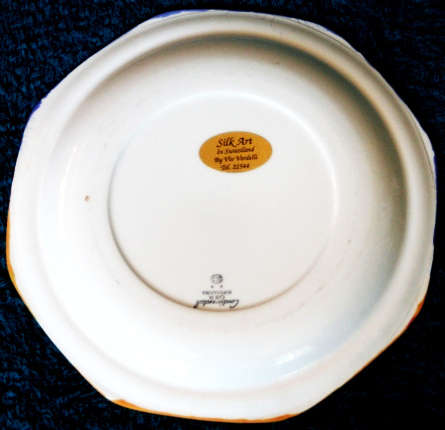 Silk Art Swaziland plate by Viv Verdelli - vintage