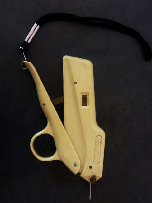 Tagging Gun with needle- Dennison 35201