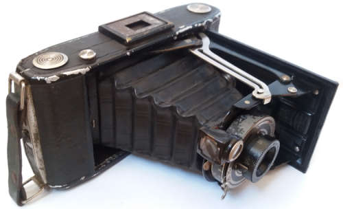 ZEISS IKON folding camera model Bob 510/2 Nettar-Anastigmat Lens 1:7.7 F10.5 cm circa 1934