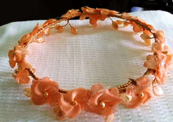 Tiara salmon pink with flowers