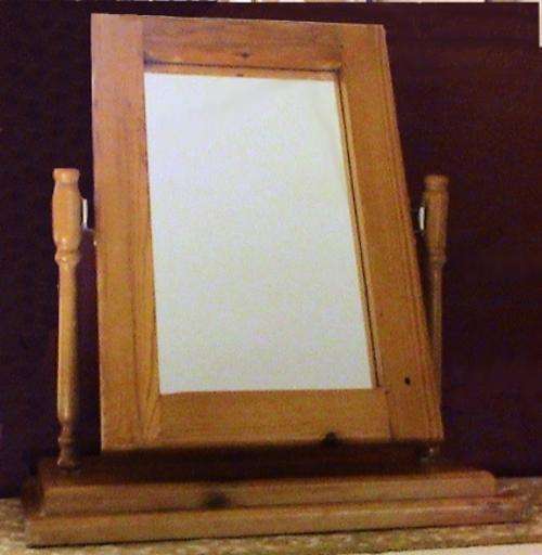 OREGON PINE Mirror in stand