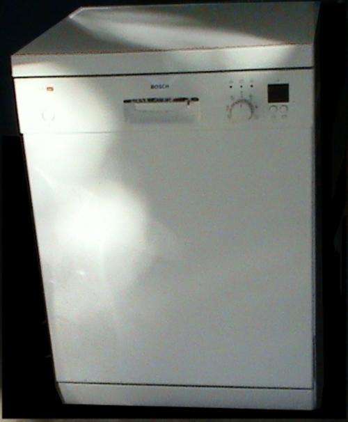 Bosch Auto 3 in 1 Dishwasher (Almost New)