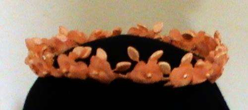 Tiara salmon pink with flowers