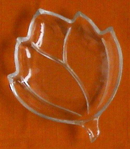 Leaf shaped clear glass serving dish - Vintage crockery