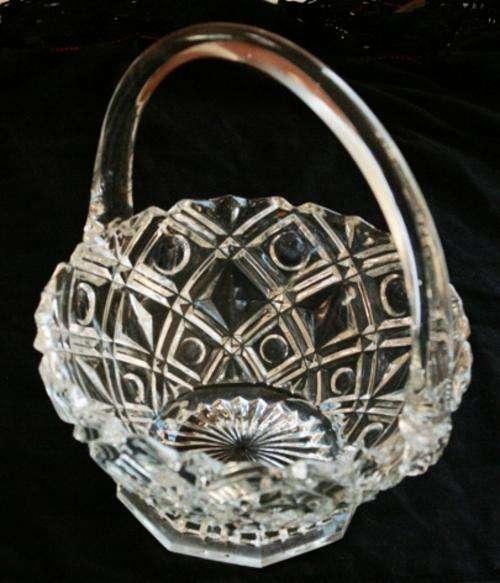GLASS ROUND shaped BASKET (Bowl with handle)