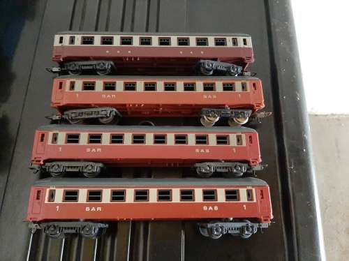 8 x Lima SAR Coaches For Sale ( Trans Karoo and Blue Train. Lima Junior Coaches)