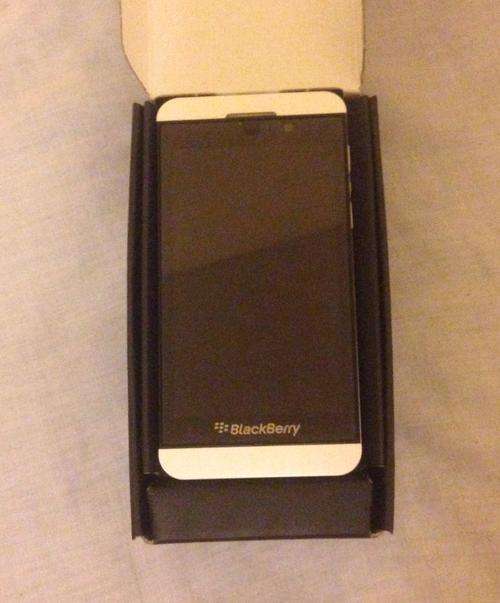 Good as new Blackberry Z10!!!