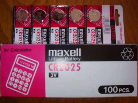 ** Maxell Lithium 3V battery for calculator CR2025 (Made in Japan)