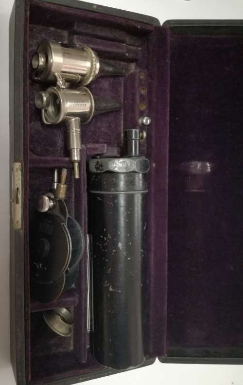 VINTAGE OTOSCOPE OPHTHALMOSCOPE DIAGNOSTIC SET MEDICAL INSTRUMENTS