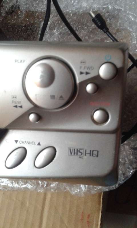 TELEFUNKEN VCR ( VIDEO CASSETTE RECORDER ) WORKING CONDITION  R100