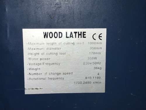 Wood Lathe + Set of Woodturing Chisels