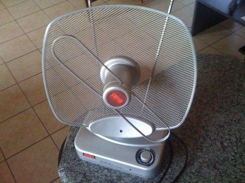 Crazy R1 Auction *NO RESERVE* - Rotating Indoor UHF/VHF/FM Antenna - Crazy R1 Auction *NO RESERVE*