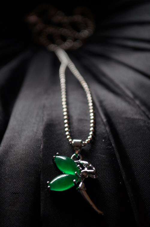 PRETTY GREEN JADE FAIRY PENDANT AND CHAIN