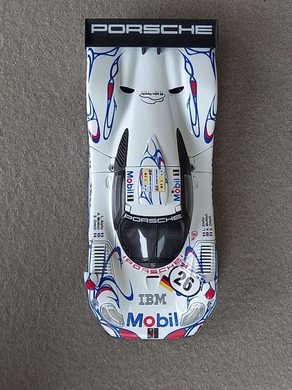 Porsche 911 GT1-98 - 1/18 - LeMans winner 1998 - Maisto