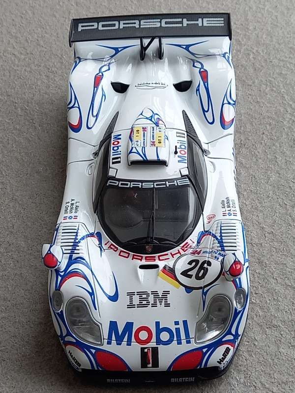 Porsche 911 GT1-98 - 1/18 - LeMans winner 1998 - Maisto
