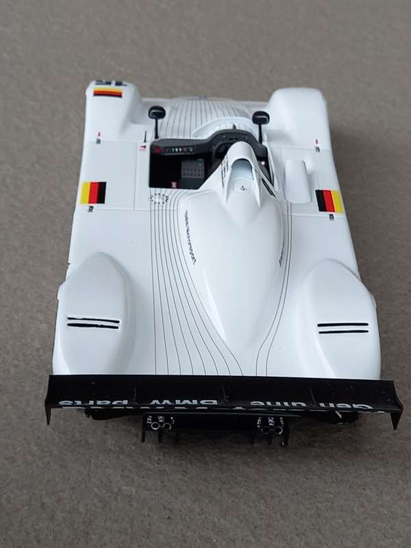 BMW V12 LMR Le Mans winning car 1999 - Kyosho 1/18