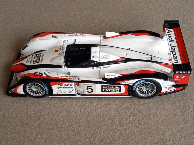 Audi R8 Le Mans winner 2004 Spark 1/18