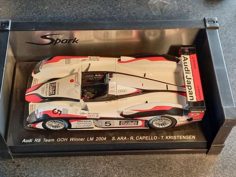 Audi R8 Le Mans winner 2004 Spark 1/18