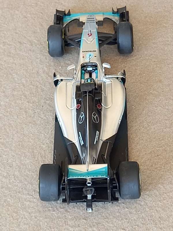 Mercedes W07 - Rosberg World Champion 2016 - Bburago 1/18