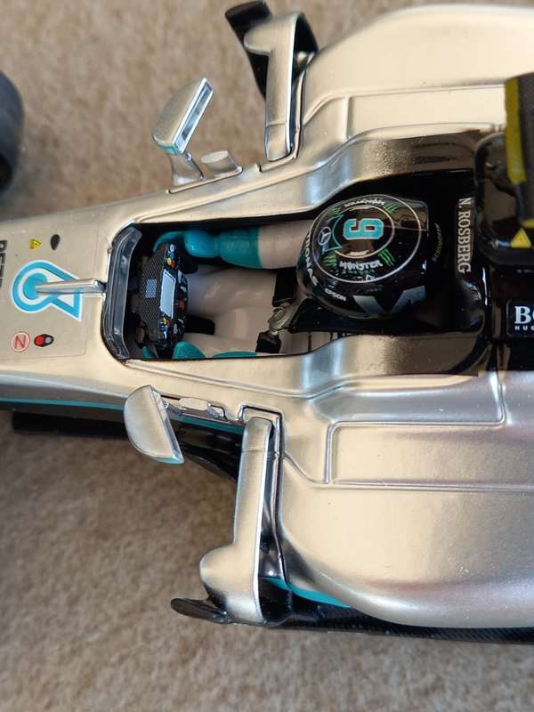Mercedes W07 - Rosberg World Champion 2016 - Bburago 1/18