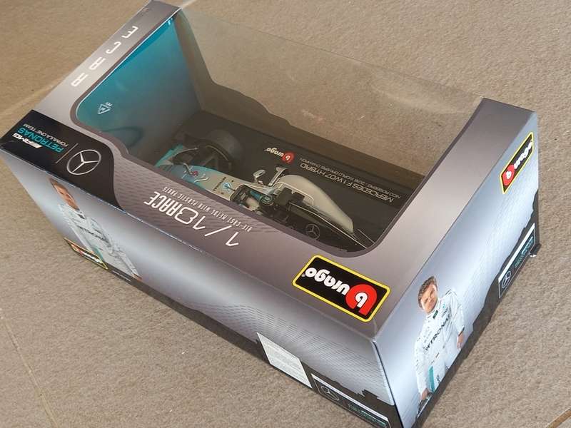 Mercedes W07 - Rosberg World Champion 2016 - Bburago 1/18