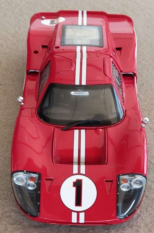 Ford GT40 MkIV - 1967 Le Mans winner - Shelby Collectibles 1/18