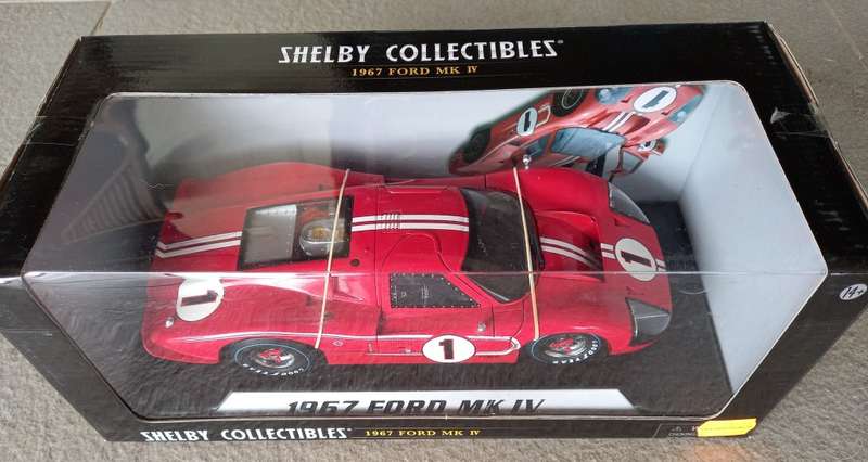 Ford GT40 MkIV - 1967 Le Mans winner - Shelby Collectibles 1/18