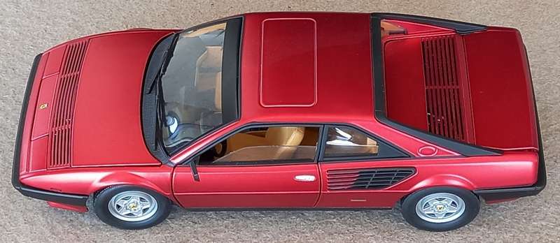 Ferrari Mondial 8 - 1981 - Limited Hotwheels Elite 1/18