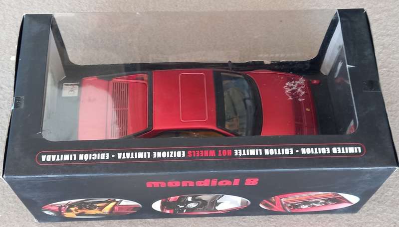 Ferrari Mondial 8 - 1981 - Limited Hotwheels Elite 1/18