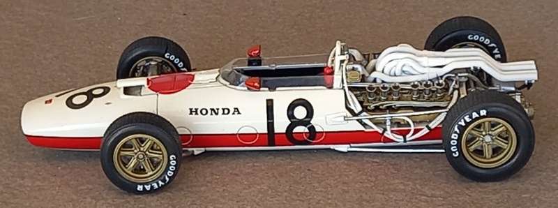 Honda RA 273 V12 - 1966/67 - Ebbro 1/20