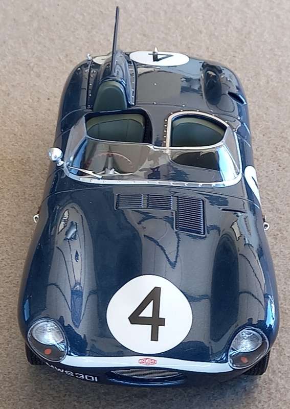 Jaguar D-type - winner Le Mans 1956 - CMR 1/18