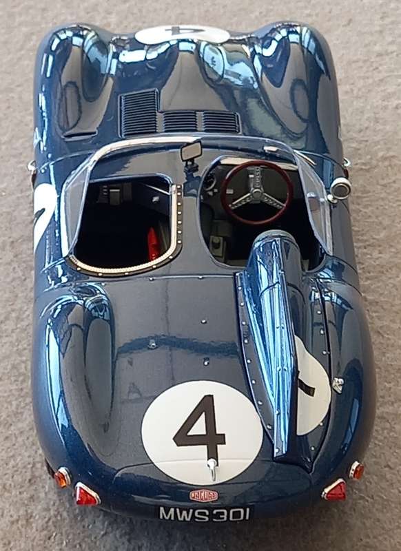 Jaguar D-type - winner Le Mans 1956 - CMR 1/18