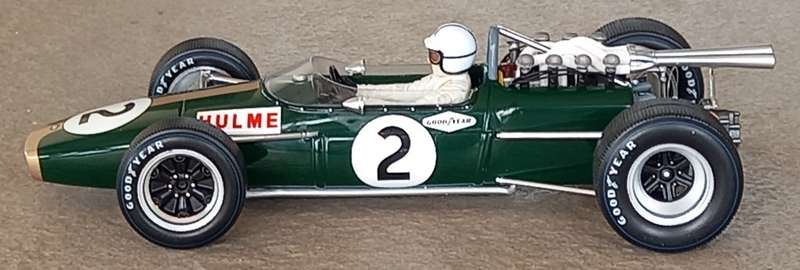 Brabham-Repco BT24 - 1967 World Champion - Denny Hulme - Spark 1/18