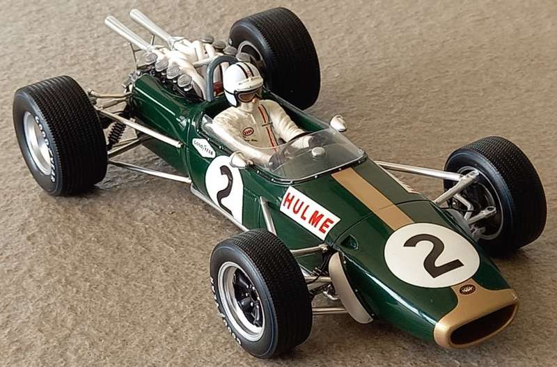 Brabham-Repco BT24 - 1967 World Champion - Denny Hulme - Spark 1/18