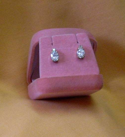 Vintage - 9ct Yellow Gold & CZ Stud Earrings