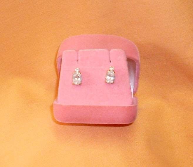 Vintage - 9ct Yellow Gold & CZ Stud Earrings
