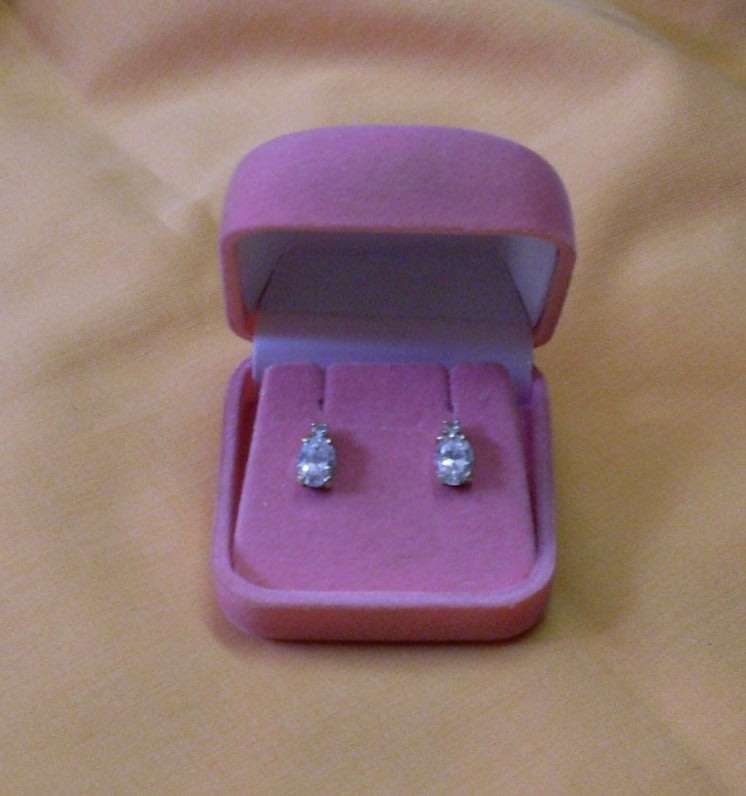 Vintage - 9ct Yellow Gold & CZ Stud Earrings