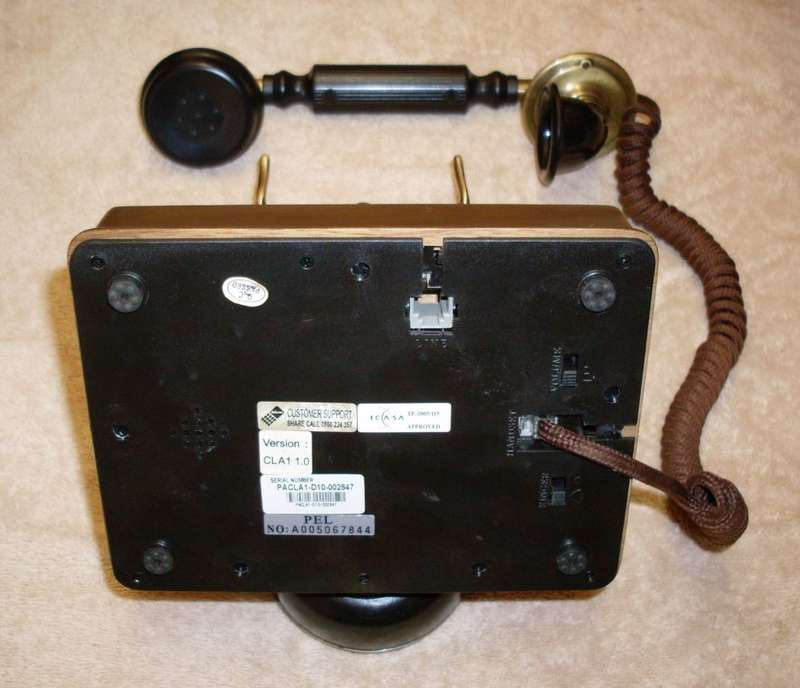 2005 - Classic 100 Vintage / Antique Design Telcom Telephone
