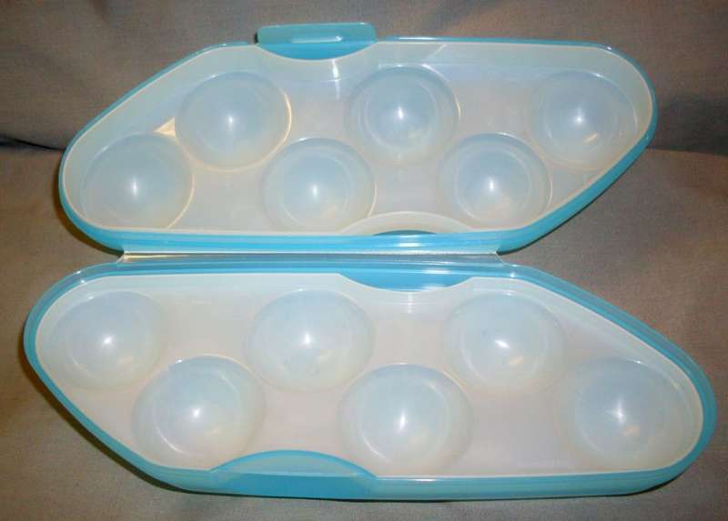 Tupperware Egg Storer / Keeper / Carrier / Container or Egg Tray for 6 or 12 eggs