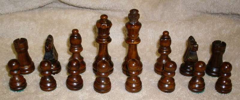 Vintage 1960's Wooden Chess Set - Storage Box / board is damaged