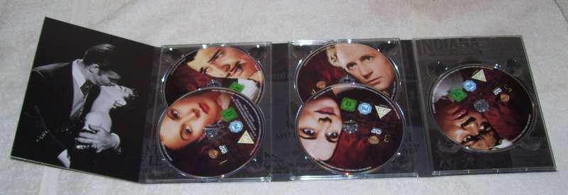 Ultimate Collectors Edition - Gone with the Wind - 5 DVD's plus extras - 2009 - as new ......