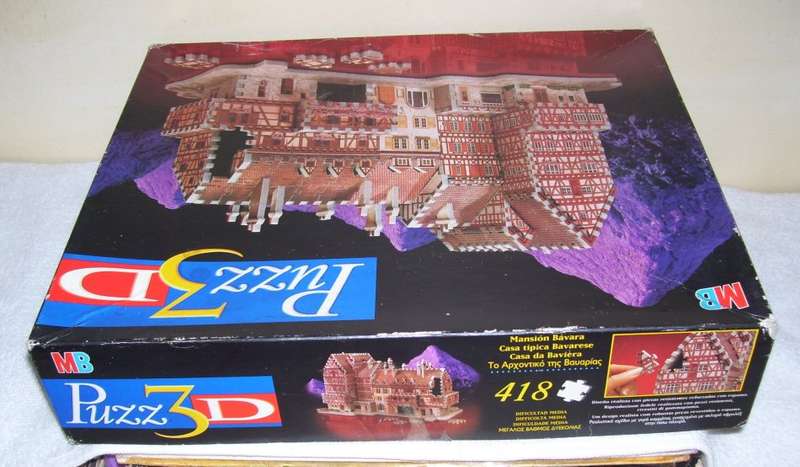 Vintage - 1996/97 - MB PUZZ 3D BAVARIAN MANSION from Milton Bradley (MB)...............